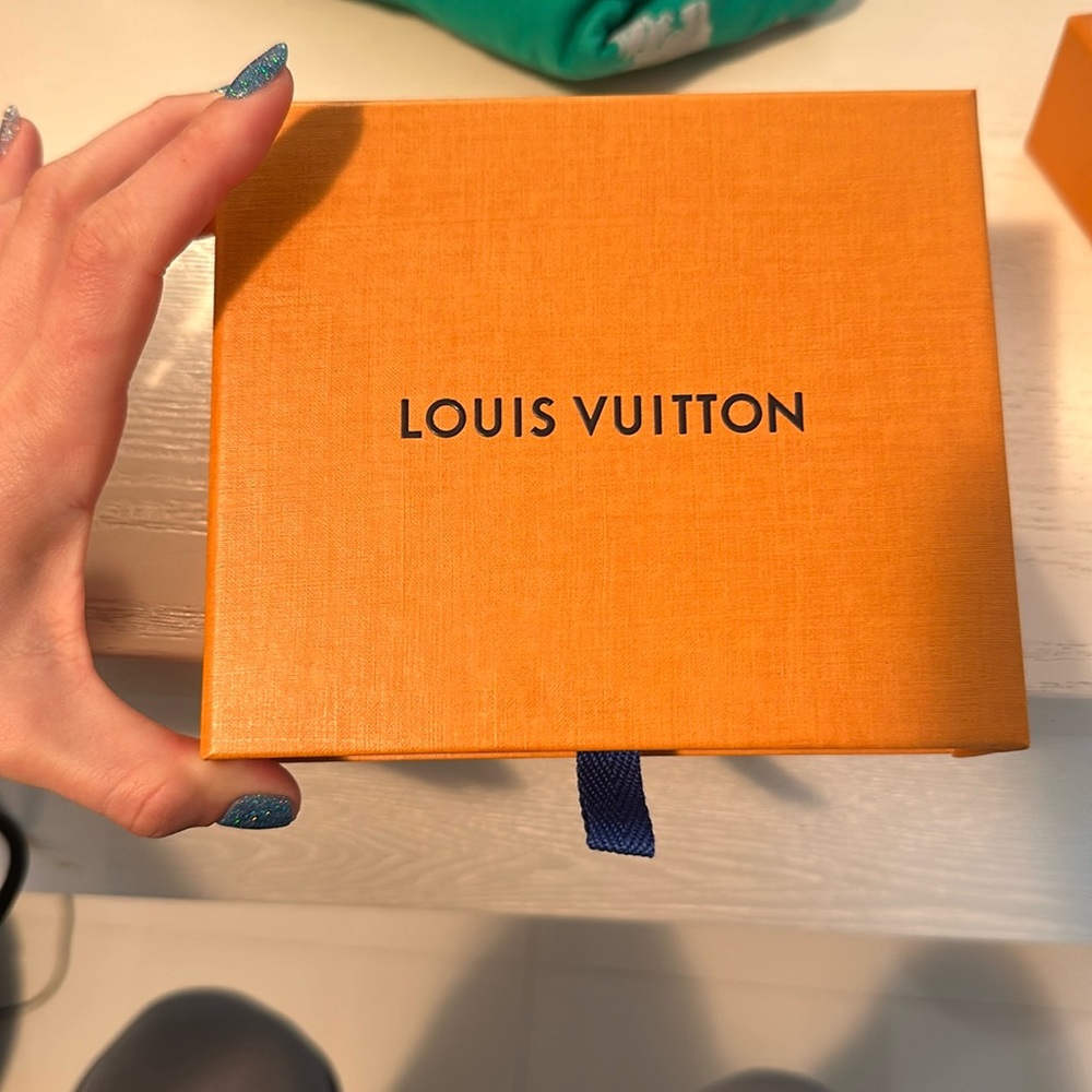 Louis Vuitton box